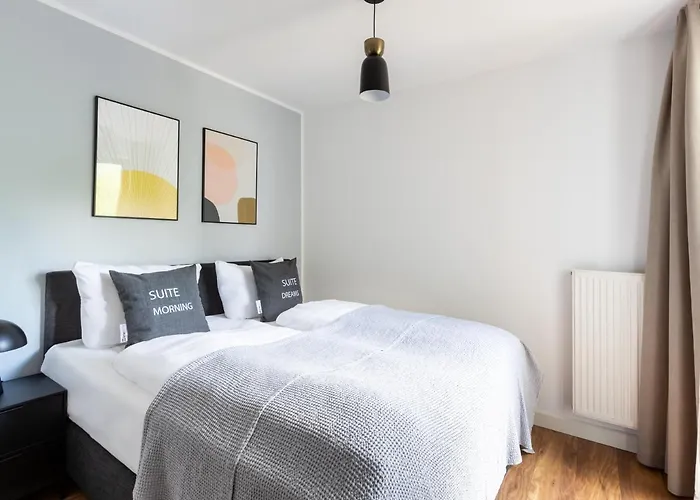 Flower's By Limehome - Digital Access *