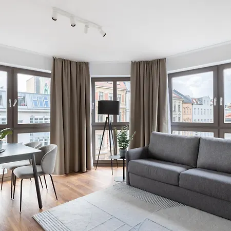 Flower's By Limehome - Digital Access *