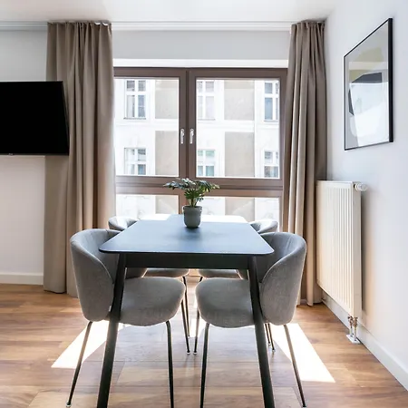 Flower's By Limehome - Digital Access *