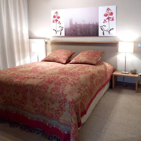 Flower's By Limehome - Digital Access *