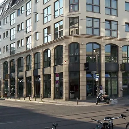 アパート Flower's By Limehome - Digital Access ベルリン