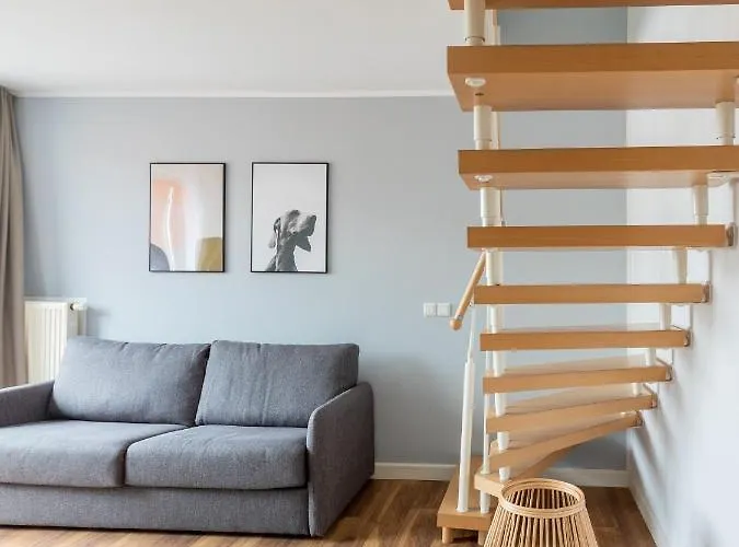 Flower's By Limehome - Digital Access *