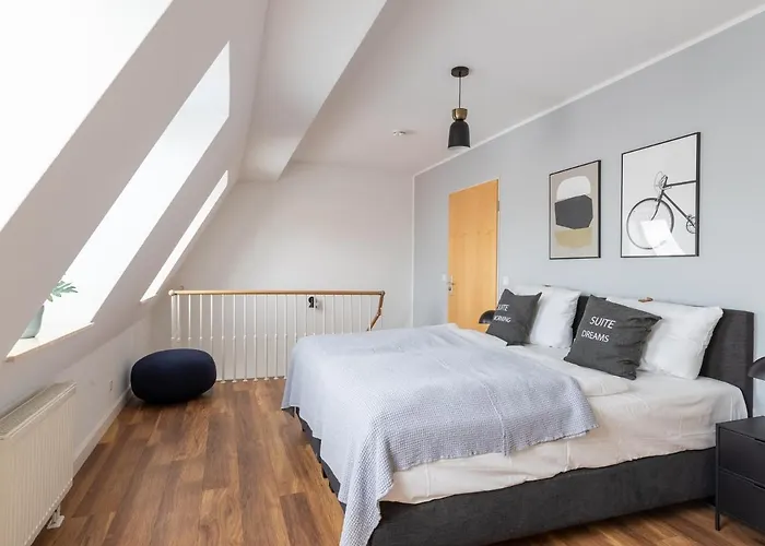 Flower's By Limehome - Digital Access Apartman